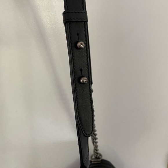 BRAND NEW never worn Chanel Boy Bag OLD Medium size Black Ruthenium NWT - Picture 9 of 11